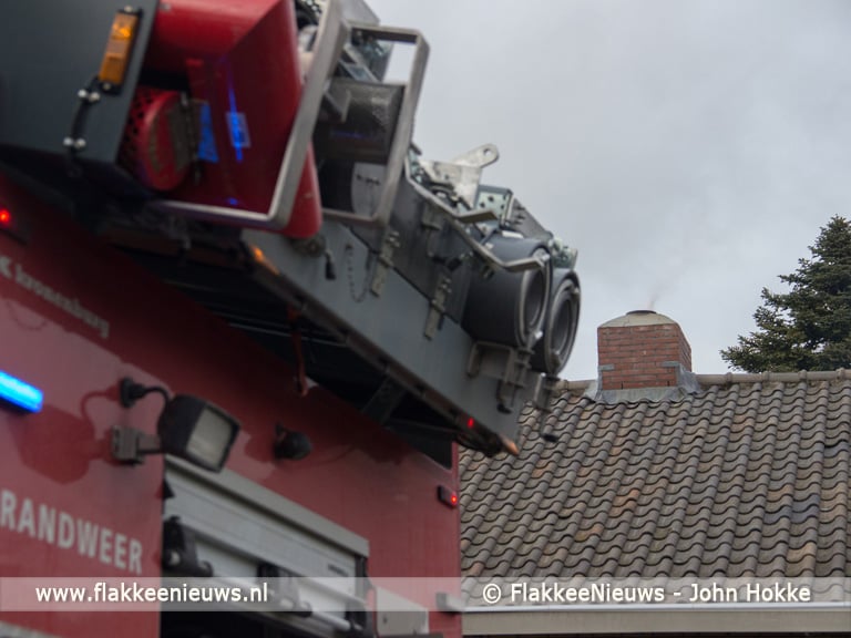 Vonken uit schoorsteen in Ooltgensplaat