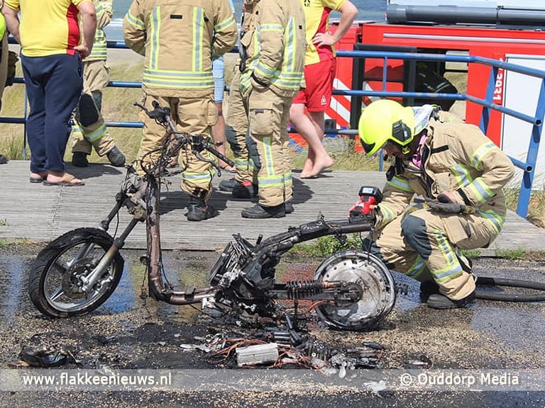 Brandweer rukt uit voor elektrische scooter
