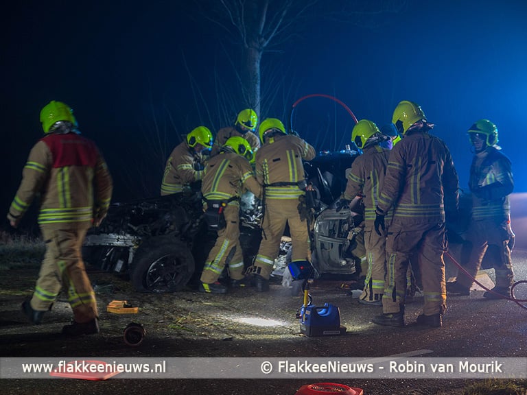 Hulpdiensten bevrijdden zwaargewond slachtoffer uit auto