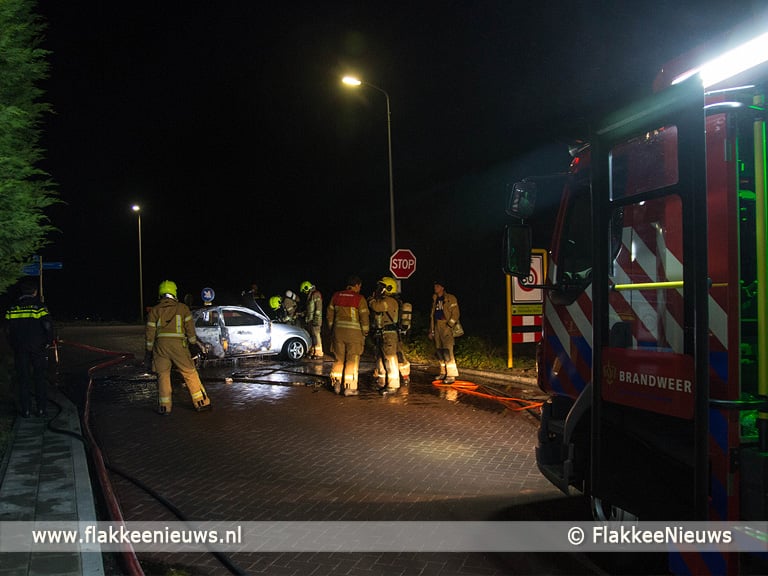 Auto in vlammen op in Melissant