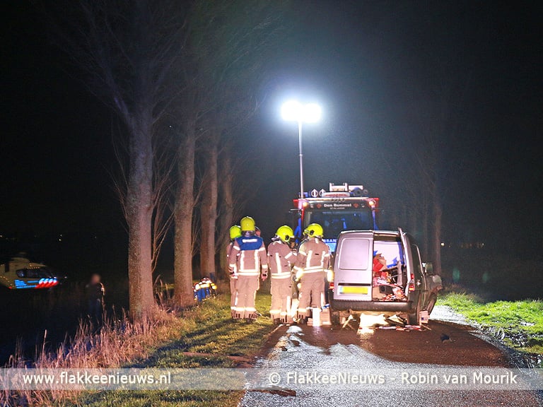 Persoon uit auto geslingerd bij ongeval Achthuizen