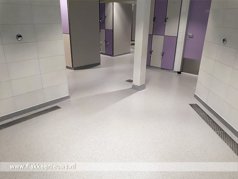 Zwembad 't Zuiderdiep weer open na onderhoudsweken
