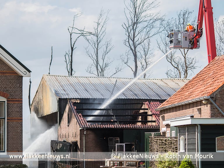 Zeer grote brand tussen Herkingen en Nieuwe-Tonge