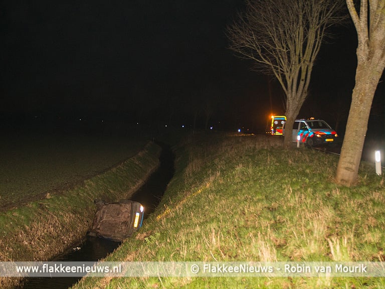 Bestuurder gewond bij ongeval Oudelandsedijk Sommelsdijk