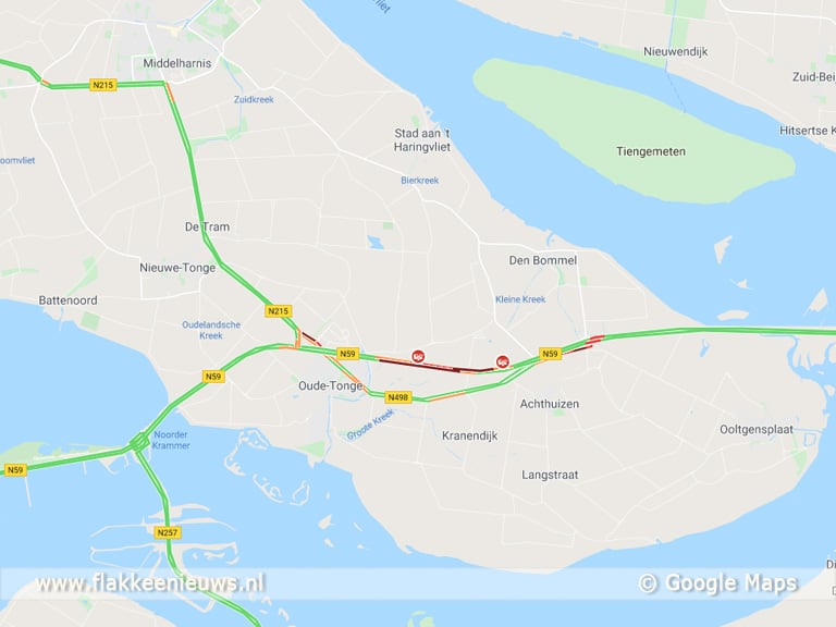 N59 afgesloten vanwege gekantelde vrachtwagen