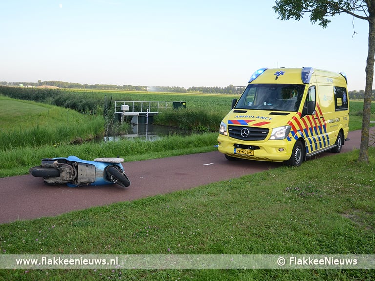 Tractor rijdt door na ongeval en traumaheli vliegt voor hoofdletsel