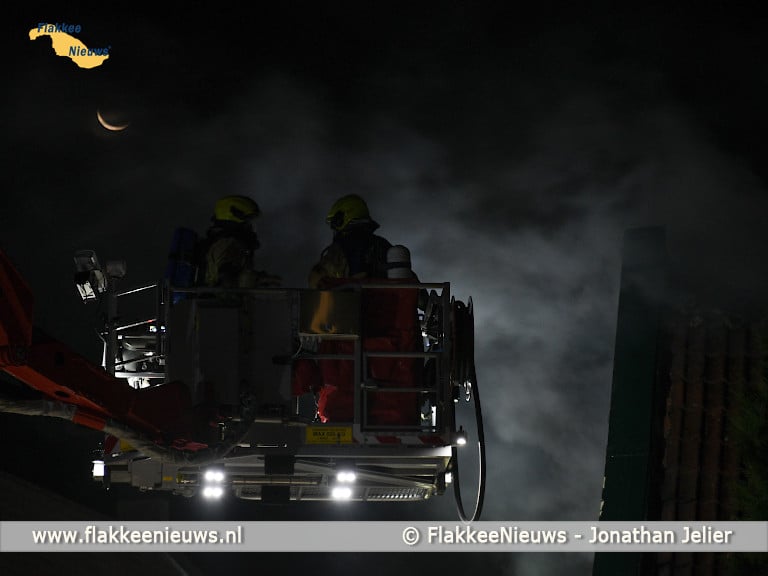 Uitslaande brand woonhuis Oude-Tonge
