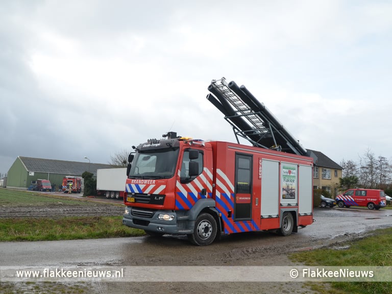 Brand bij loods in Oude-Tonge