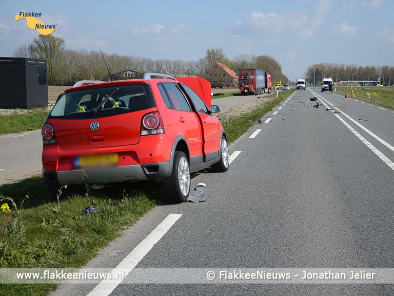 Frontale aanrijding op de N215 nabij Oude-Tonge