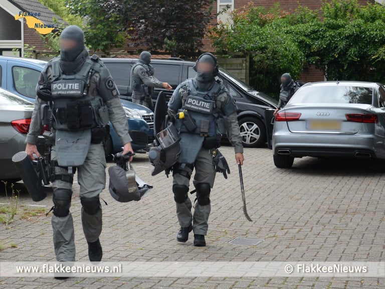 Straat in Dirksland ontruimd wegens explosiegevaar