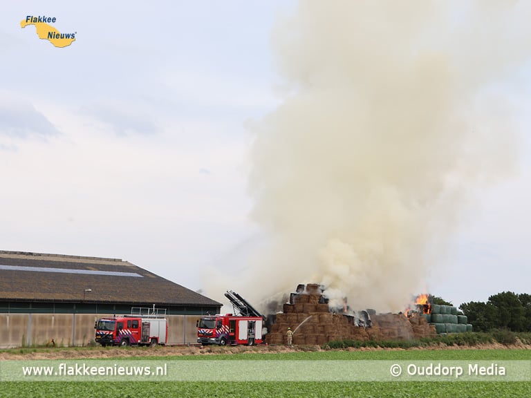 Grote brand in polder tussen Stellendam en Goedereede