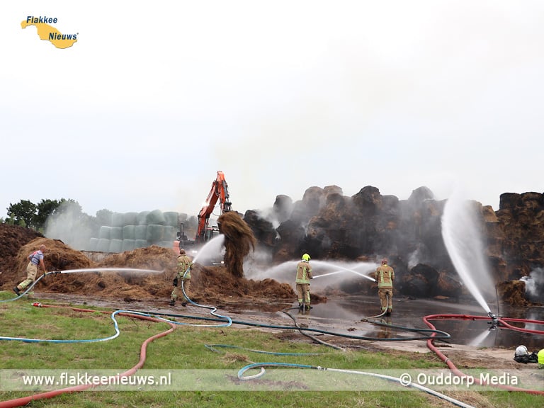 Grote brand in polder tussen Stellendam en Goedereede