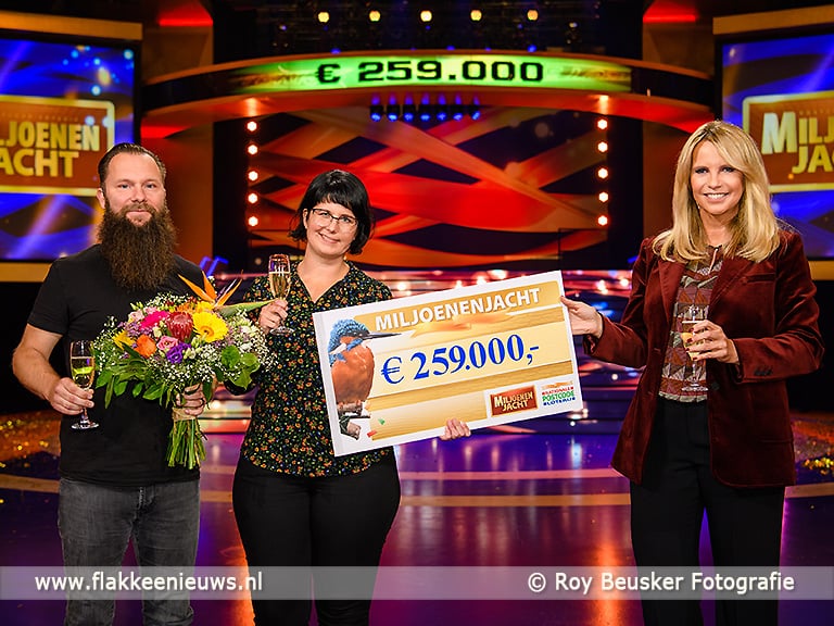 Annemieke uit Middelharnis wint 259.000 euro bij tv-show Miljoenenjacht