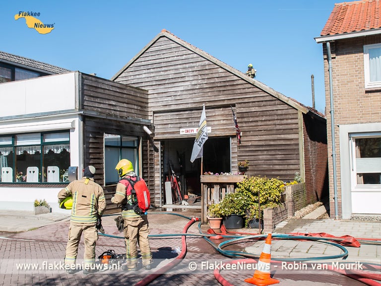 Grote brand in schuur Ooltgensplaat