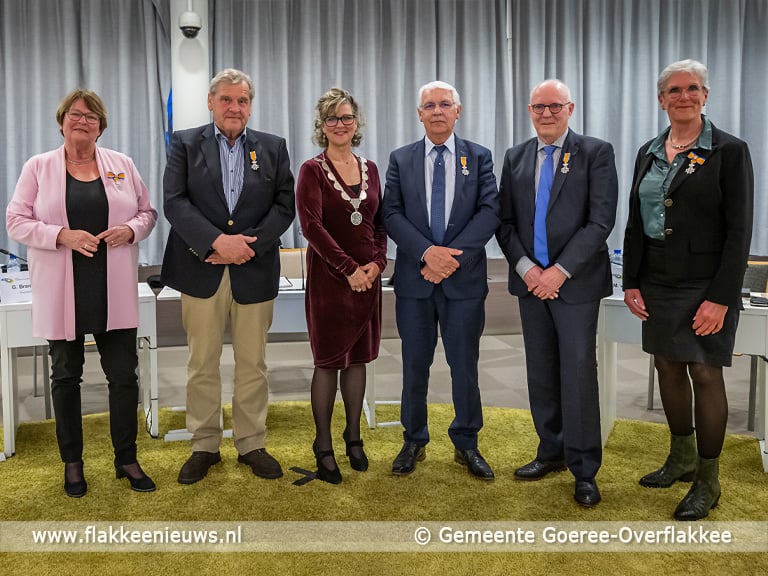 Vijf vertrekkende raadsleden benoemd tot Lid in de Orde van Oranje-Nassau