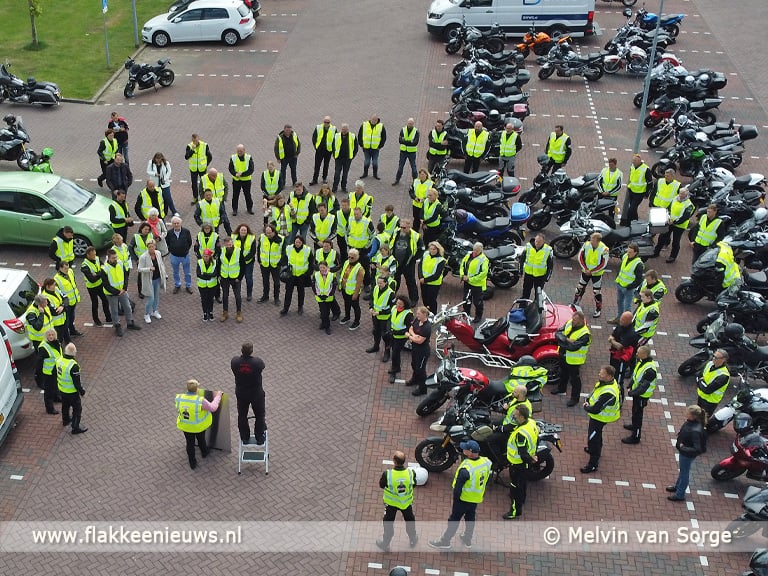 Indrukwekkende Ride4Arno tocht over Goeree-Overflakkee