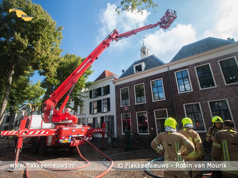 Uitslaande brand monumentaal pand Sommelsdijk