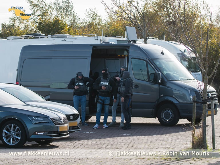 Grote oefening met Dienst Speciale Interventies bij Haringvlietsluizen