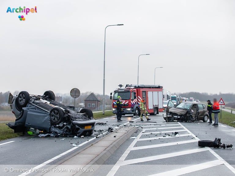 Frontale botsing op N57 bij Brouwersdam