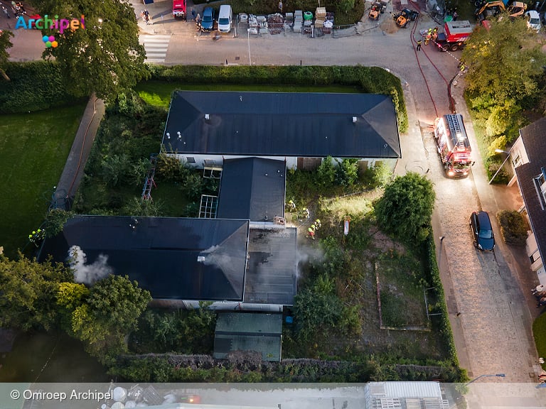 Brand in voormalig schoolgebouw in Sommelsdijk