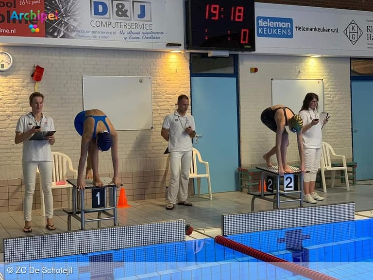 Nationale zwemcompetitie voor Schotejil begonnen