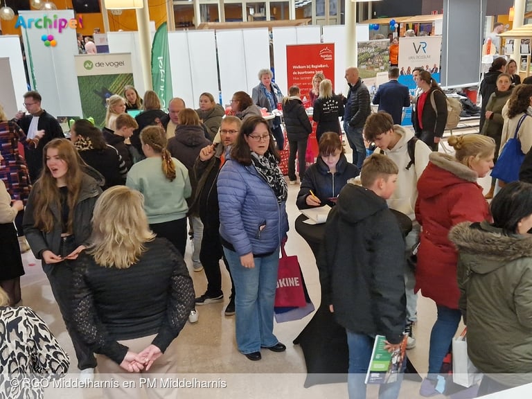 Drukbezochte studie-en beroepenmarkt bij de CSG Prins Maurits en RGO College