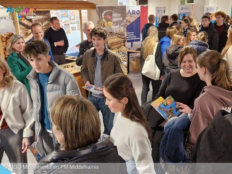 Drukbezochte studie-en beroepenmarkt bij de CSG Prins Maurits en RGO College