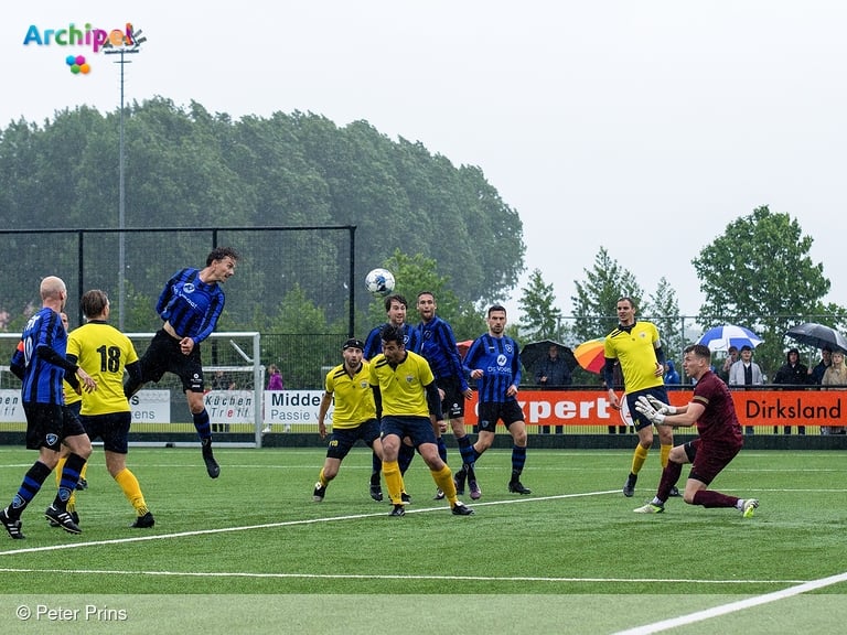 De Jonge Spartaan grijpt tweede plaats na spectaculair gelijkspel