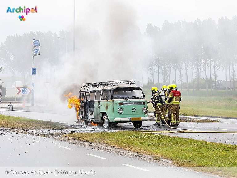 Volkswagen Transporter brandt uit
