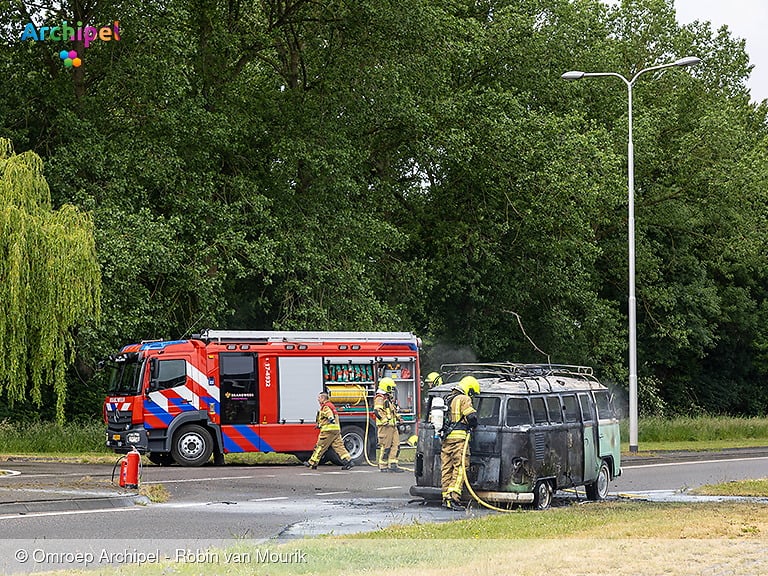 Volkswagen Transporter brandt uit