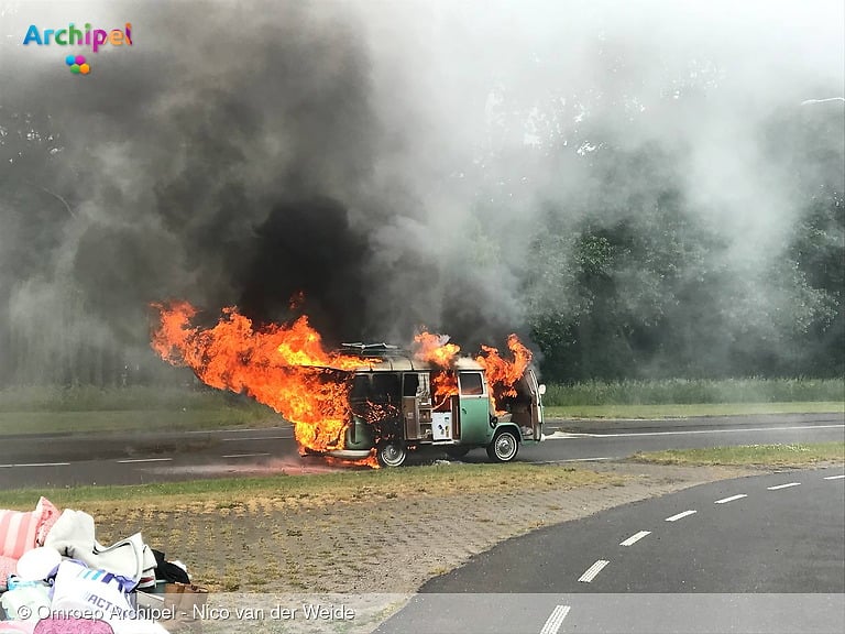 Volkswagen Transporter brandt uit