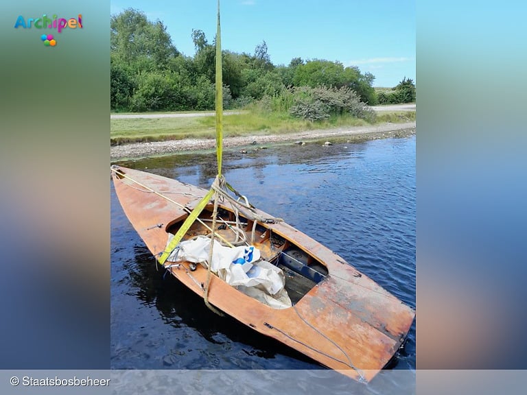 Onbekende zeilboot meer dan vijf maanden onbeheerd in Ouddorp