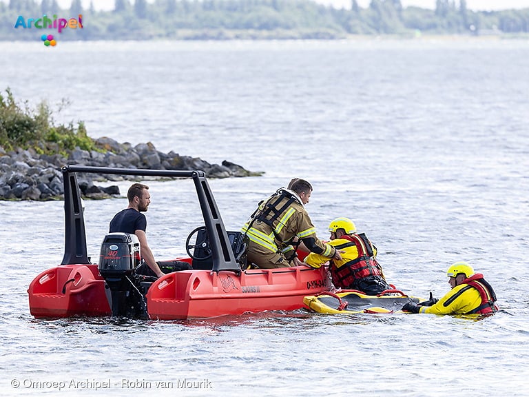 Brandweer en KNRM rukken uit voor surfer in nood