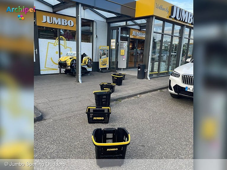 Winkelmandjes massaal meegenomen, supermarkt mist nu de helft