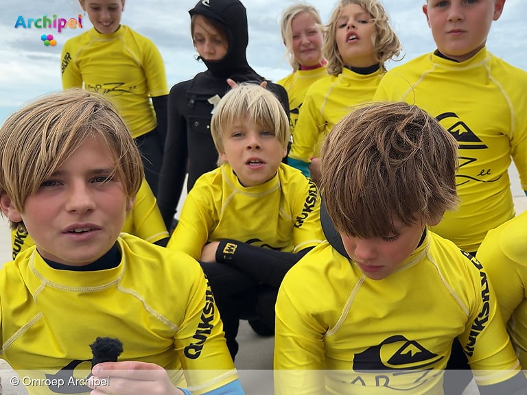 Kinderen leren veilig zeezwemmen bij geslaagde pilot in Ouddorp