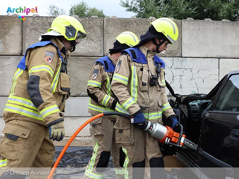 Jeugdbrandweer in actie tijdens hectische 24-uursdienst - deel 1
