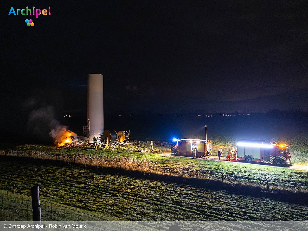 Hooibalenbrand in de polder van Herkingen