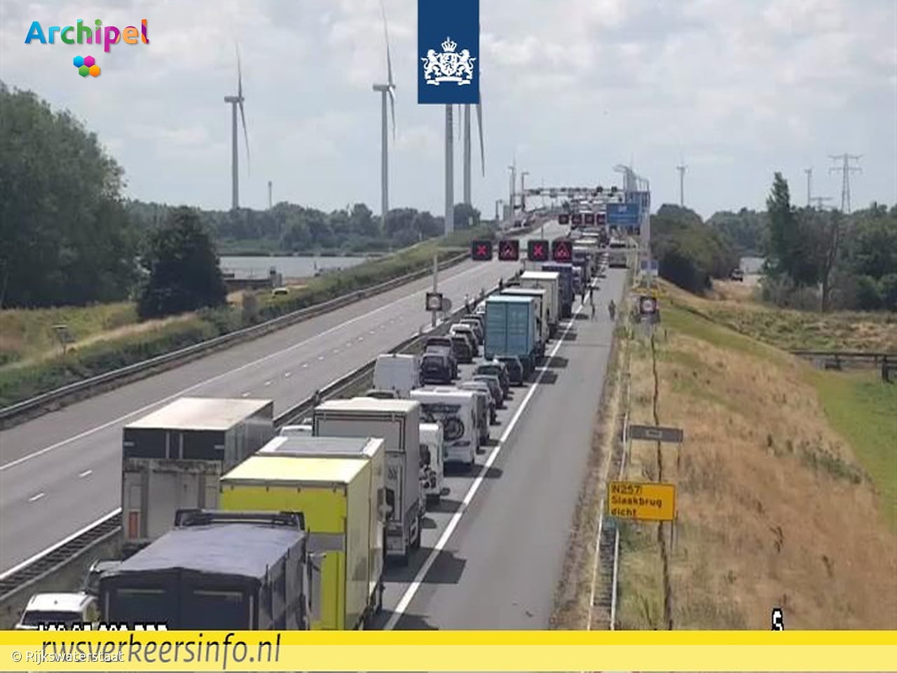 Haringvlietbrug weer open na tijdelijke afsluiting vanwege aanrijding slagboom