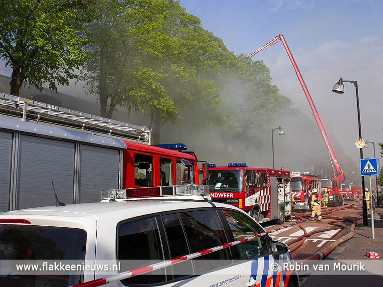 Winkelpand in brand op d'n Diek