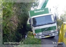 Vrachtwagen van de weg