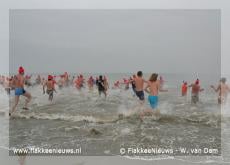 Videoreportage: Ouddorpse Nieuwjaarsduik 2009