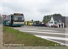 Aanrijding met lijnbus en personenwagen