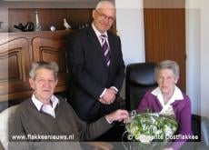 Gouden huwelijkspaar ontvangt bezoek burgemeester Heijkoop