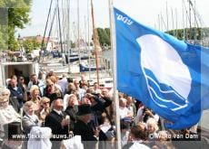 Middelharnis hijst eerste Blauwe Vlag