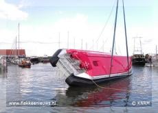 Geslaagde kantelproeven nieuwe reddingboot Stellendam