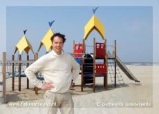 Strand Ouddorp nog leuker met nieuw speeltoestel