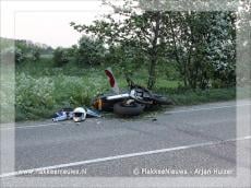 Motor onderuit op Oudelandsedijk Sommelsdijk