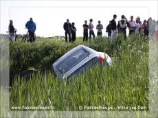 Auto te water in Middelharnis
