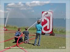 Jarige brandweer Middelharnis trakteert