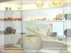 Vernieuwde vitrine Streekmuseum Goeree-Overflakkee